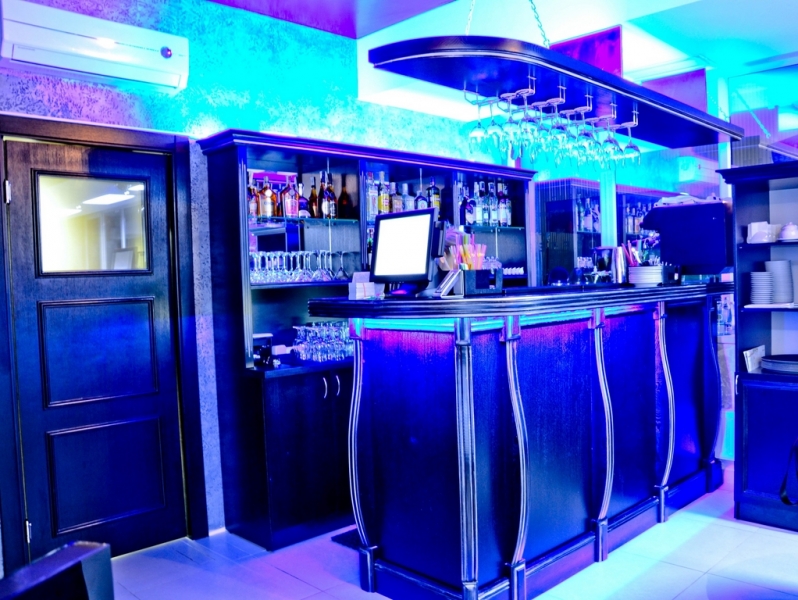 Советы сомелье: как правильно выбрать вино в баре Советы сомелье: как правильно выбрать вино в баре